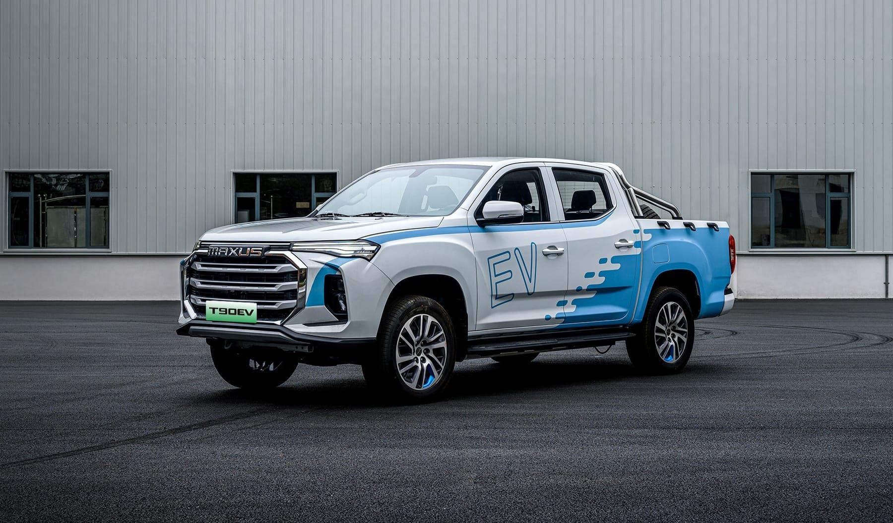 2026 MAXUS T90 EV — Double Cab Electric Pickup Truck for export, front three-quarter view